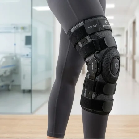 KNEE BRACE